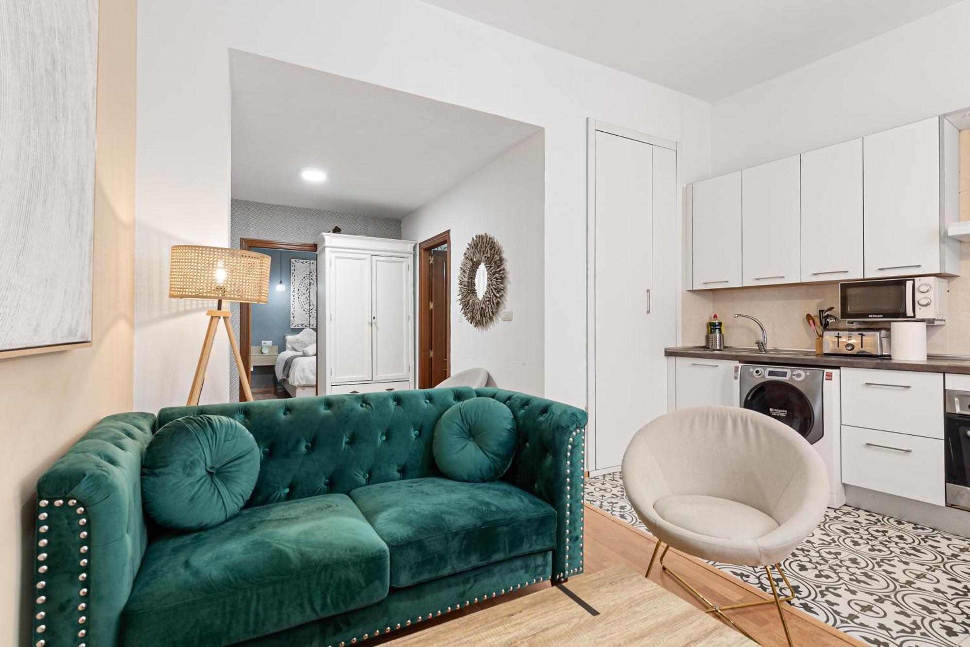 Urbanchicmalaga 2Bedroom Oasis In Historic Malaga Centre Bagian luar foto