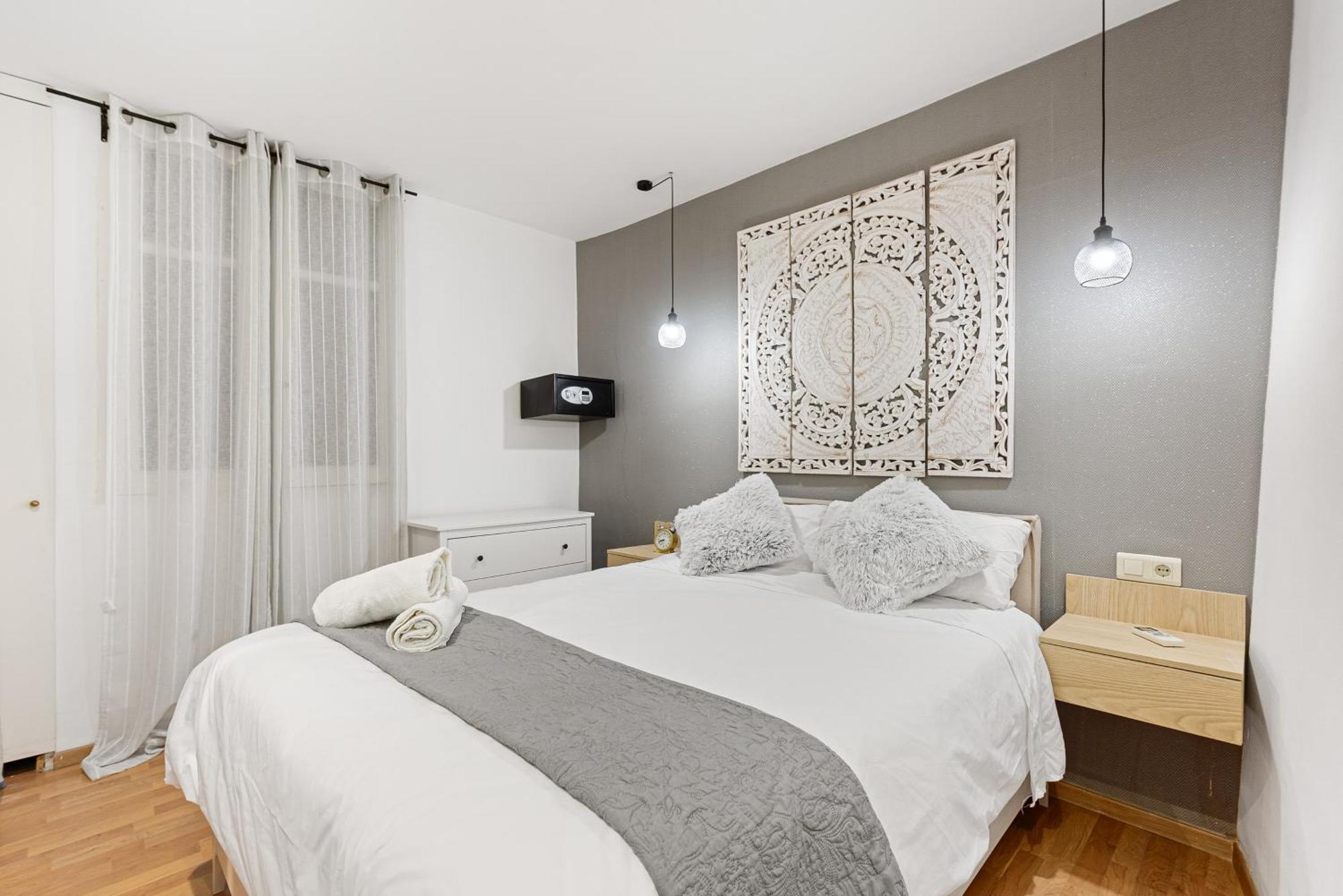 Urbanchicmalaga 2Bedroom Oasis In Historic Malaga Centre Bagian luar foto